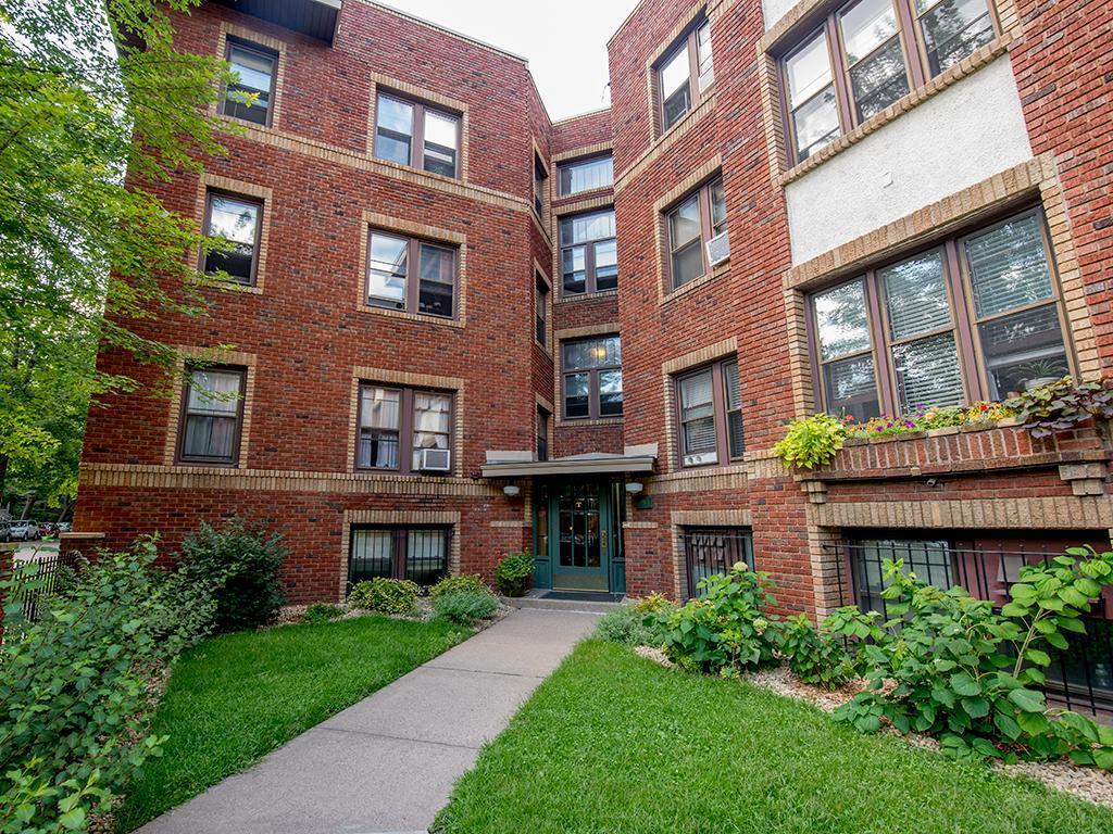 391 Laurel Avenue 102