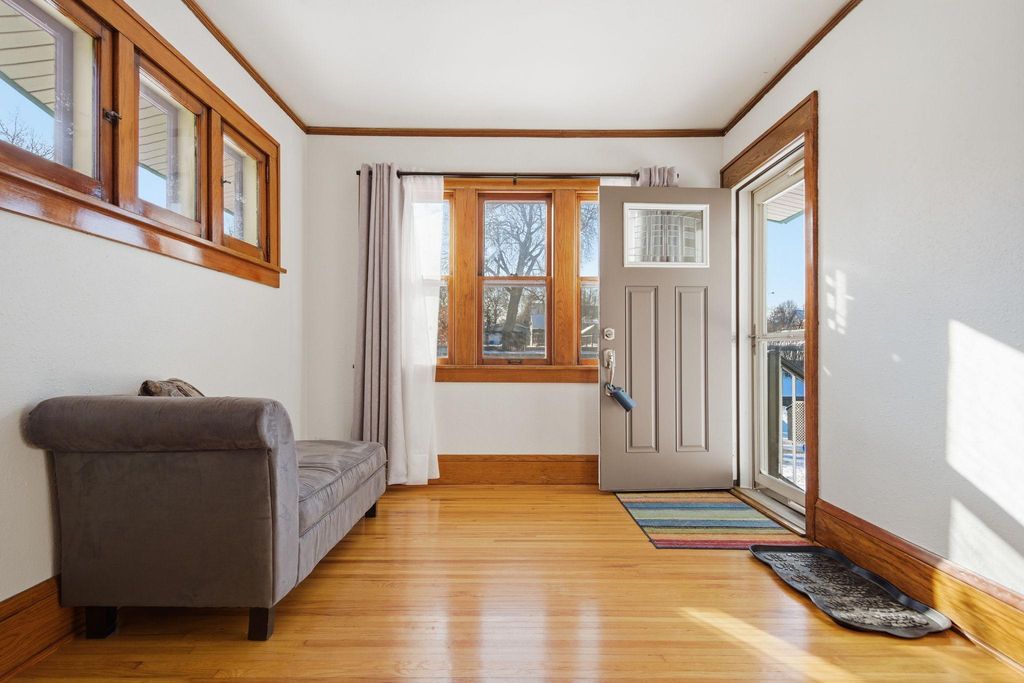 Photo of 1495 Carroll Avenue, Saint Paul, MN 55104 (MLS # 7005885)