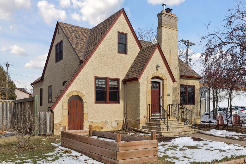 Photo of 2077 Scheffer Avenue, Saint Paul, MN 55116 (MLS # 7025602)