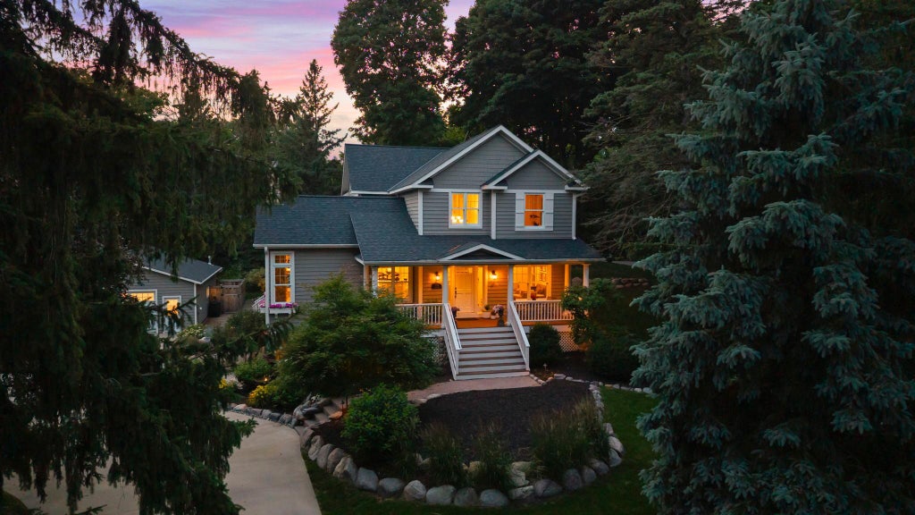 Photo of 4940 Suburban Drive, Excelsior, MN 55331 (MLS # 7104029)