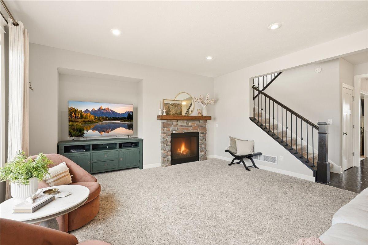 4798 Prairie Trail N