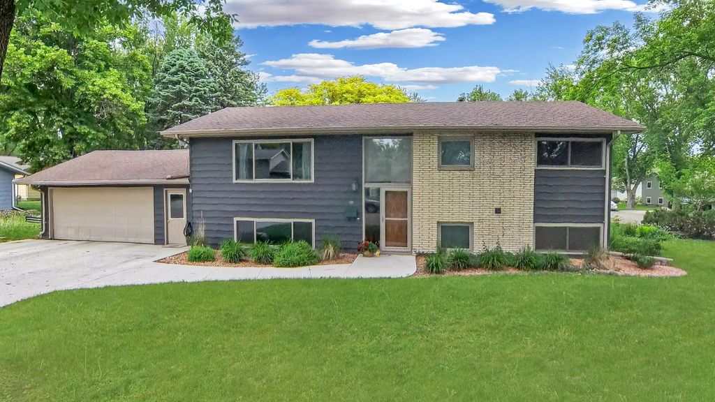 Photo of 503 Washington Avenue, Marshall, MN 56258 (MLS # 7081512)