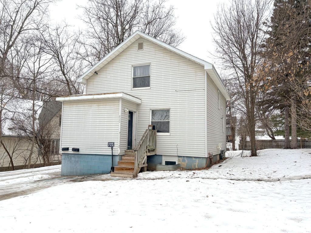 Photo of 822 W Maple Avenue, Fergus Falls, MN 56537 (MLS # 7008996)