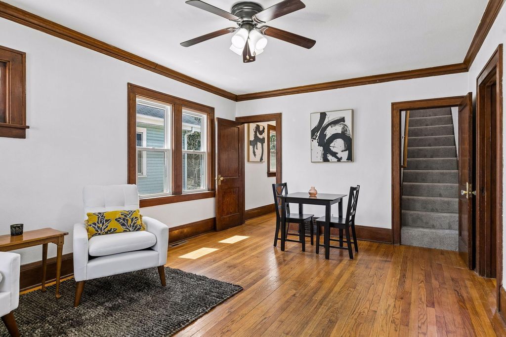 Photo of 1087 Western Avenue N, Saint Paul, MN 55117 (MLS # 7060016)