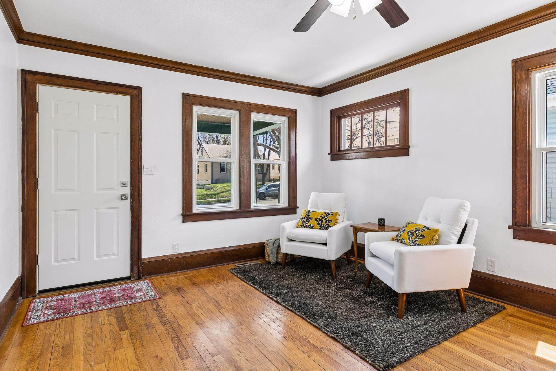 1087 Western Avenue N