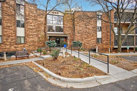 10441 Greenbrier Road 222 Hopkins MN 55305