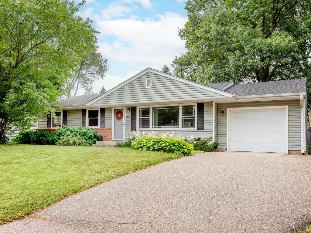 Photo of 2084 Randy Avenue, White Bear Lake, MN 55110 (MLS # 7132292)