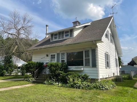 Photo of 1303 8th Avenue NW, Austin, MN 55912 (MLS # 6751355)