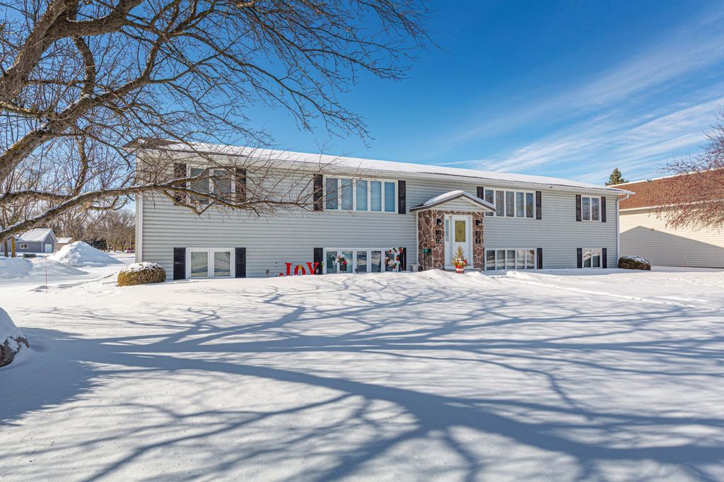 Photo of 1805 Lakewood Avenue, Albert Lea, MN 56007 (MLS # 7017463)