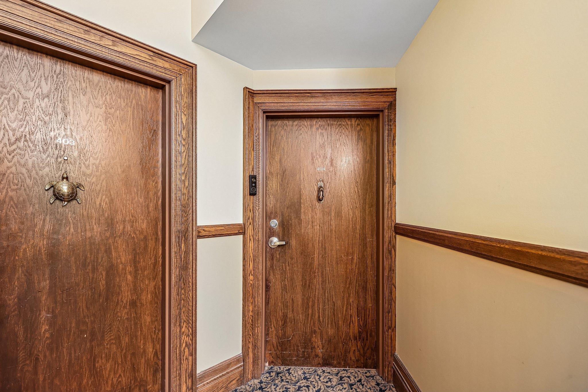 165 Western Avenue N 404