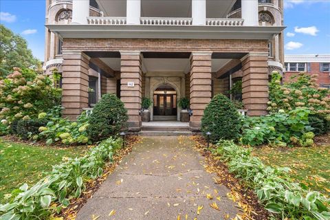 442 Summit Avenue 4 Saint Paul MN 55102