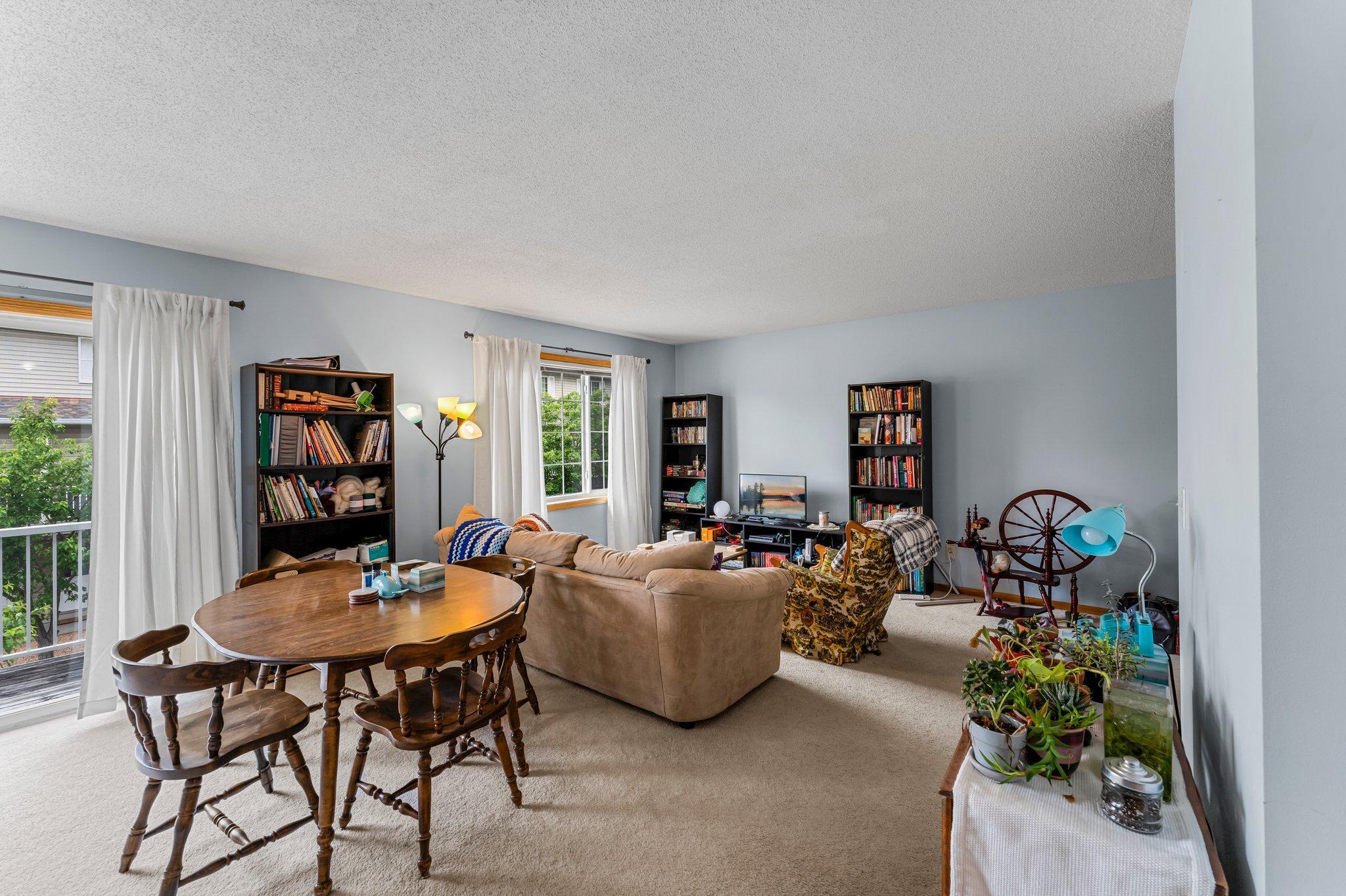 1587 County Road D E B