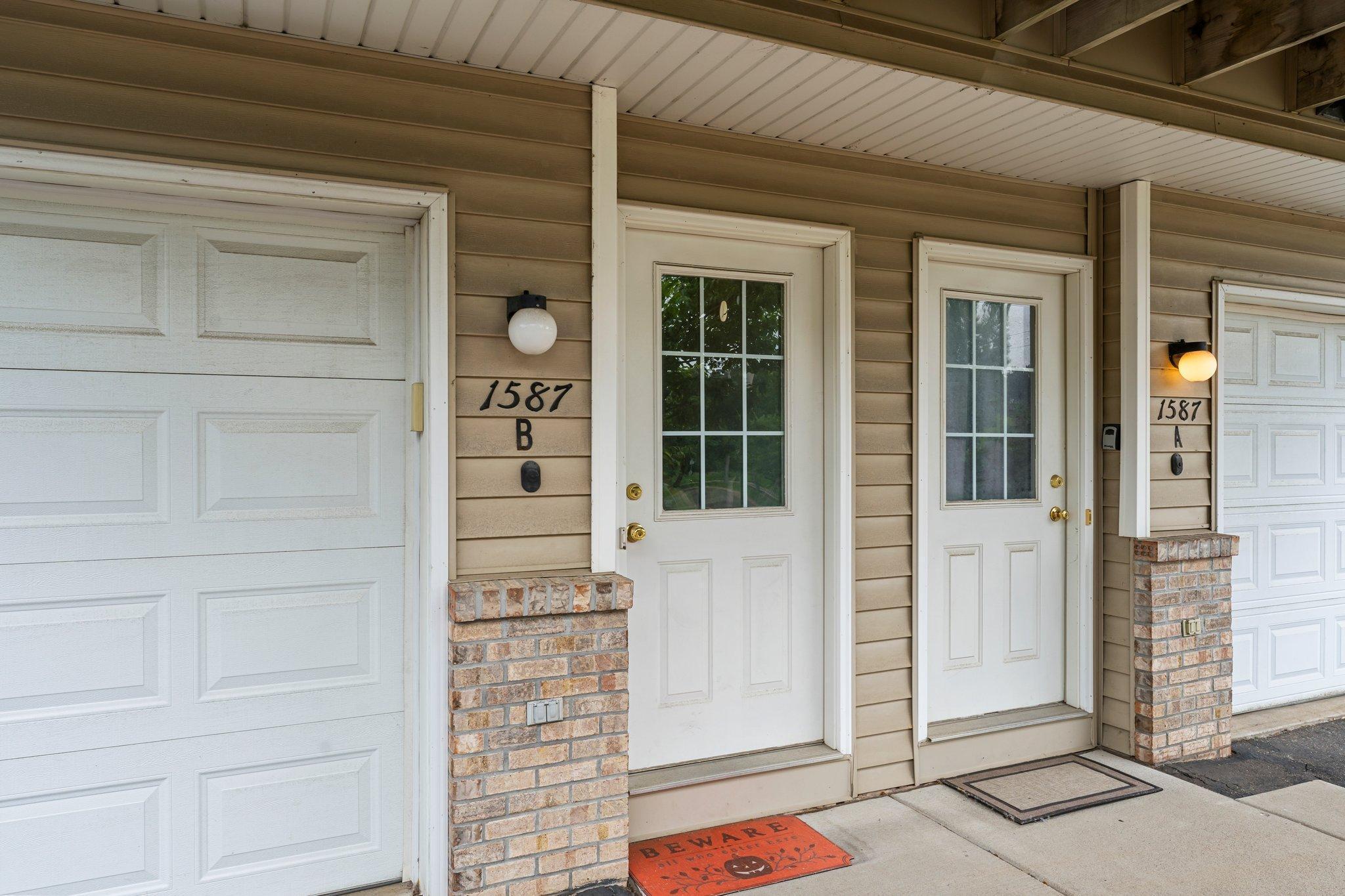 1587 County Road D E B