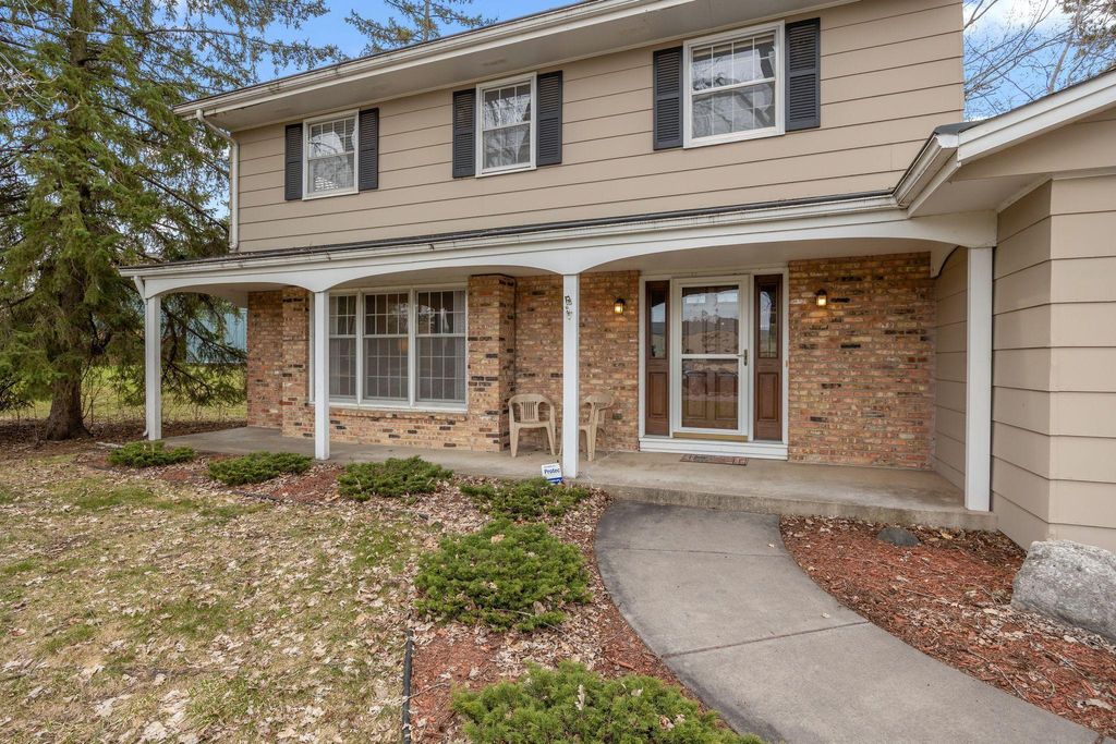 Photo of 9512 Toledo Avenue S, Bloomington, MN 55437 (MLS # 7055434)