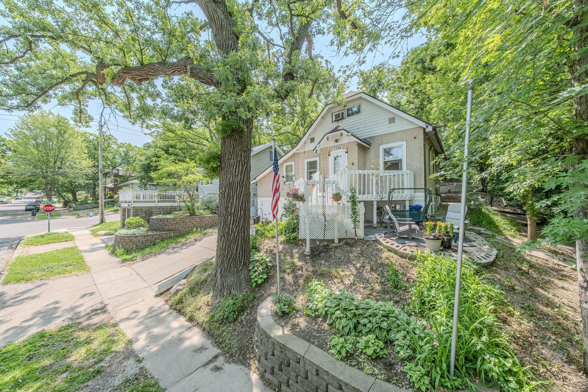 2394 Valentine Avenue