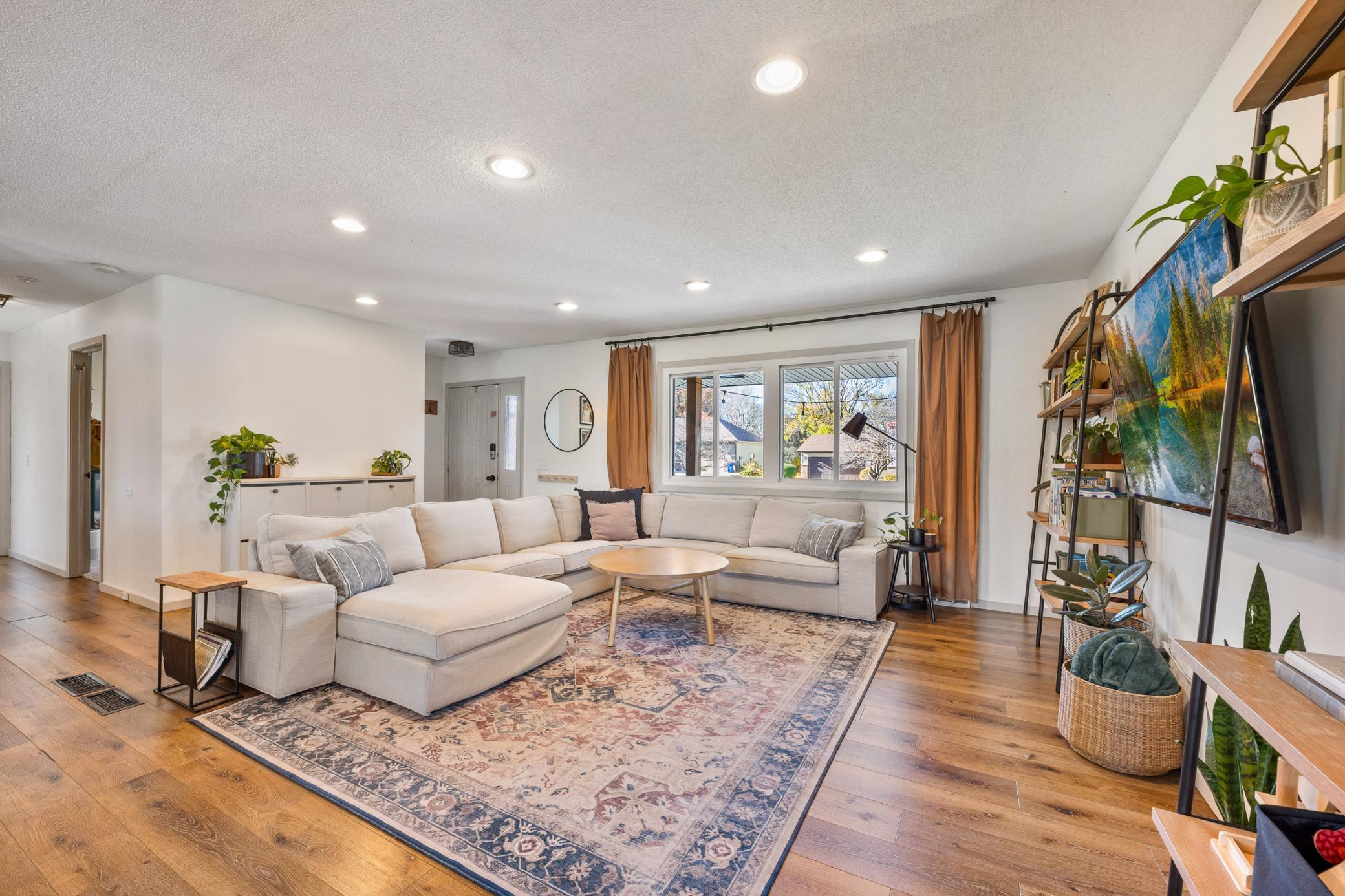 9909 Oakland Avenue S