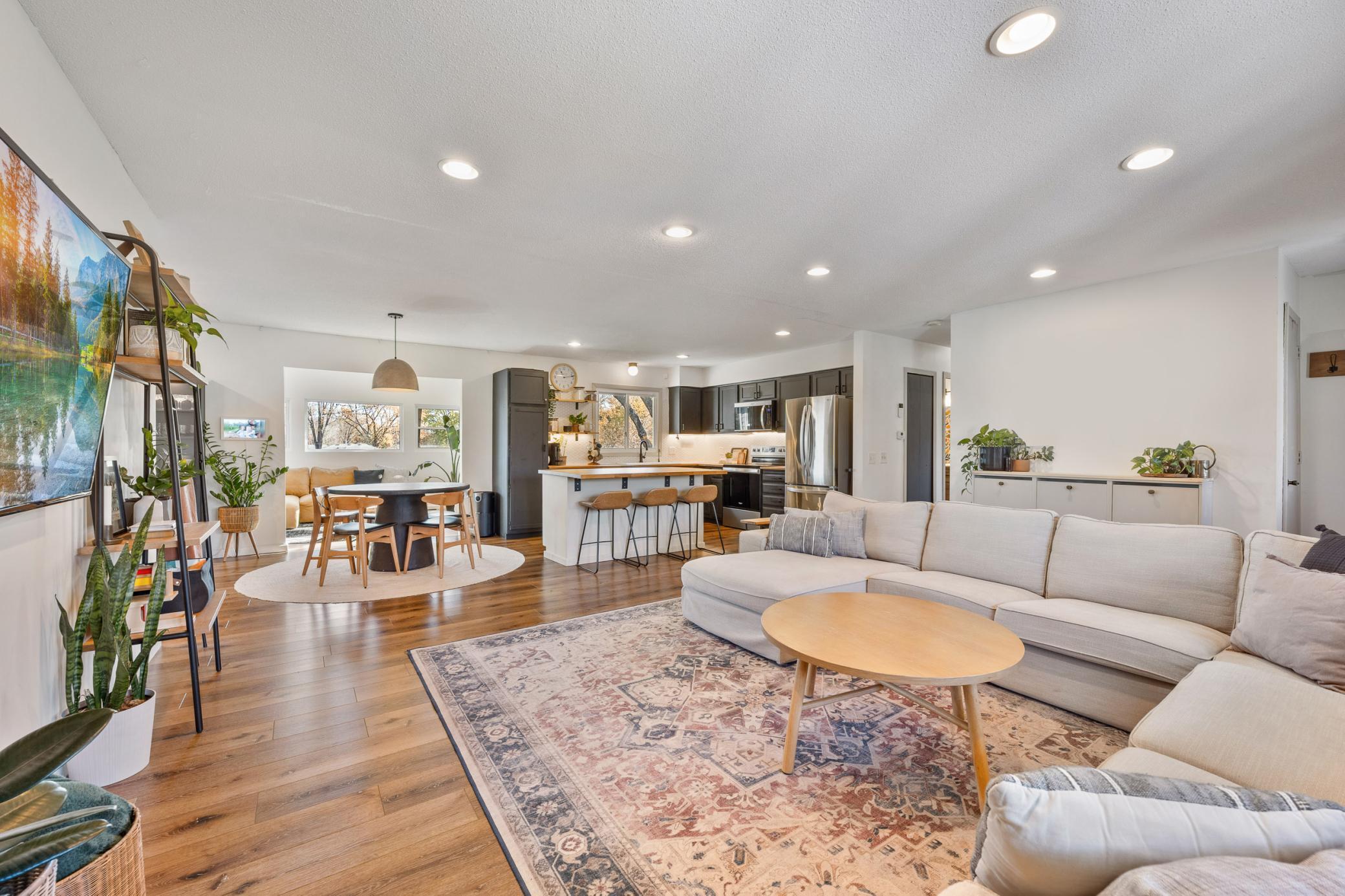 9909 Oakland Avenue S