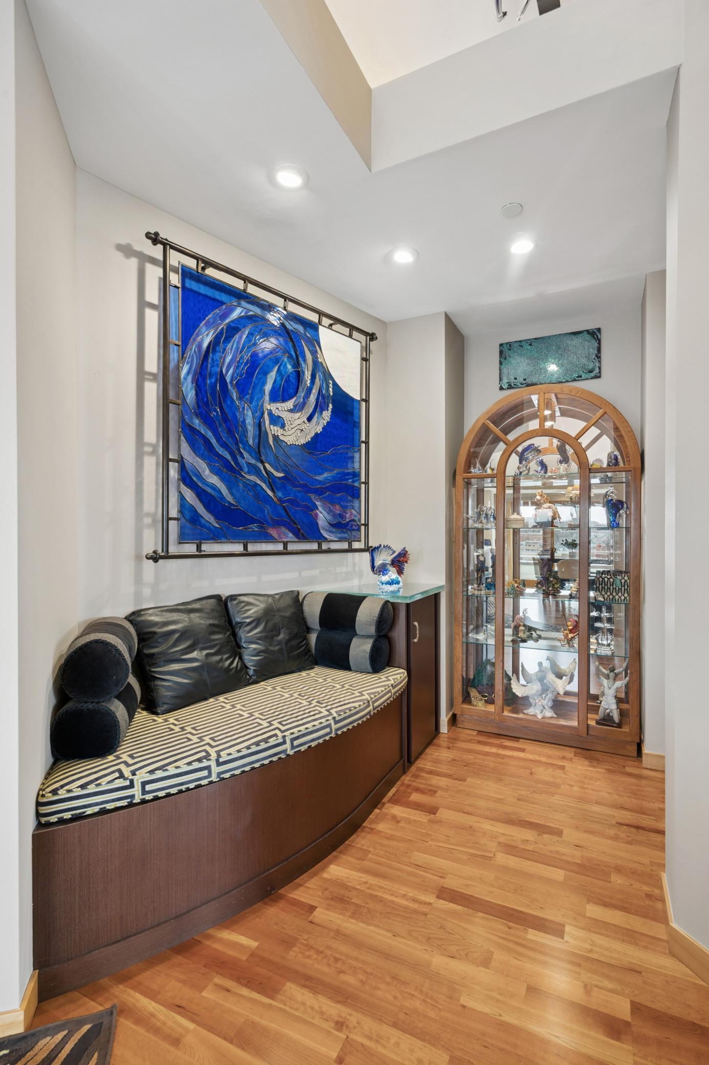 501 Main Street N 500