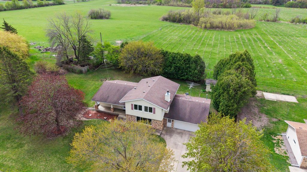 Photo of 2055 Edgewood Drive, Owatonna, MN 55060 (MLS # 7043275)