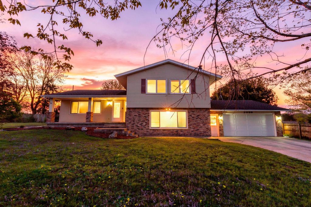 Photo of 2055 Edgewood Drive, Owatonna, MN 55060 (MLS # 7043275)