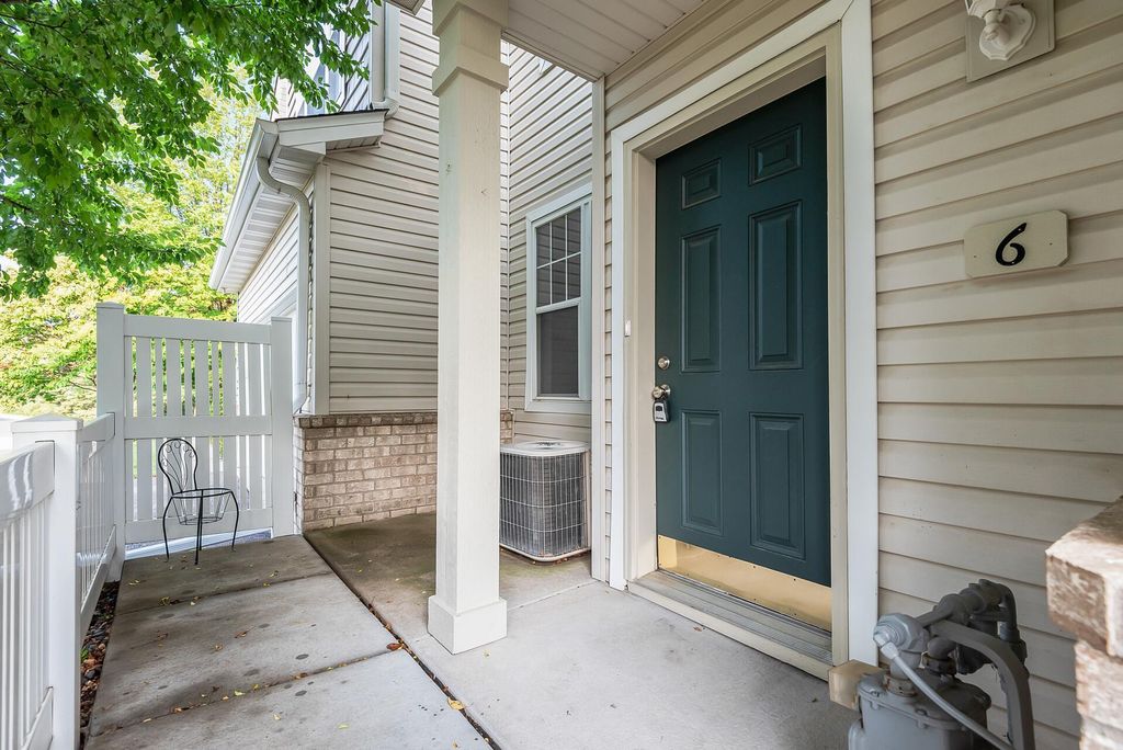 Photo of 5020 Holly Lane N #6, Plymouth, MN 55446 (MLS # 7040735)