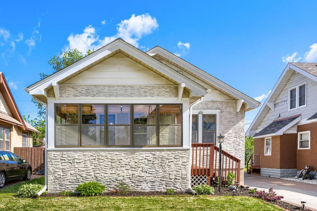 Photo of 269 Annapolis Street E, Saint Paul, MN 55118 (MLS # 7076376)