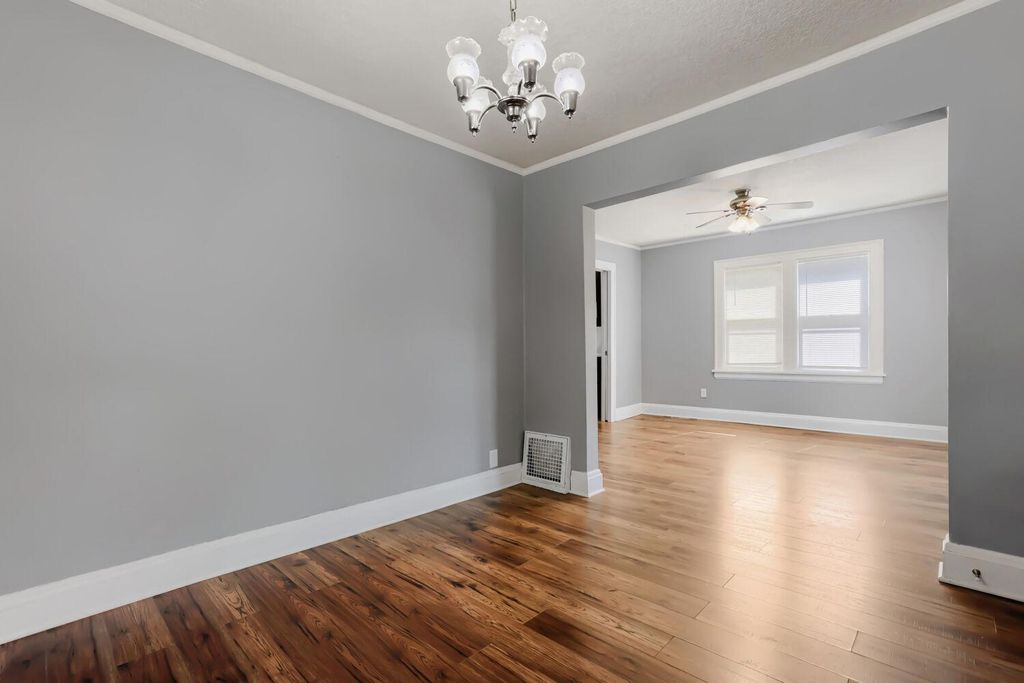 Photo of 269 Annapolis Street E, Saint Paul, MN 55118 (MLS # 7076376)