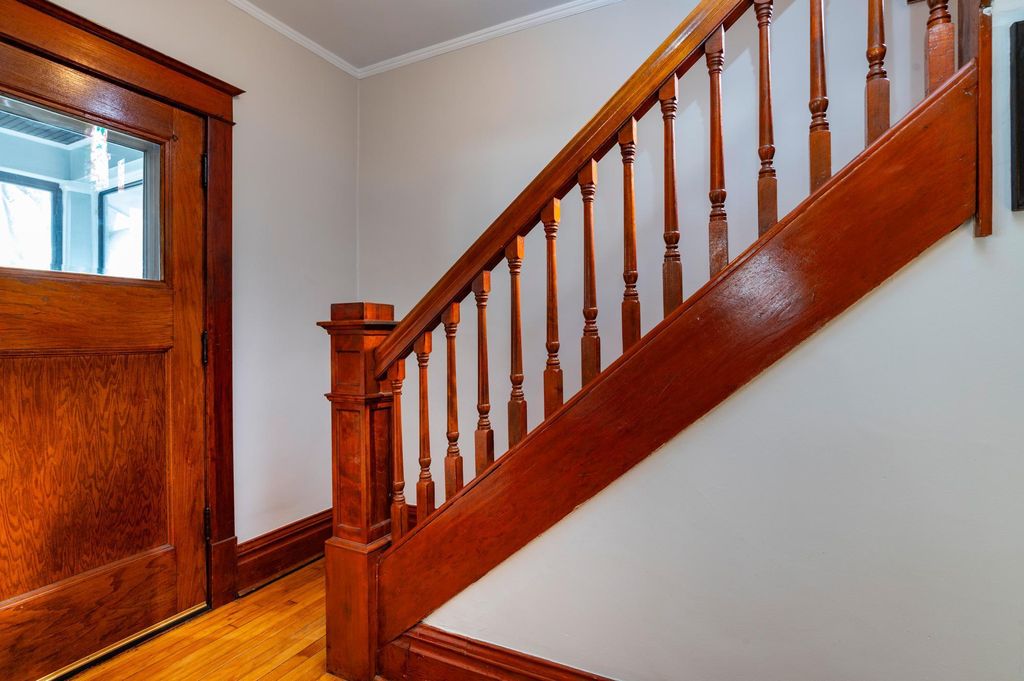 Photo of 878 Randolph Avenue, Saint Paul, MN 55102 (MLS # 7037051)