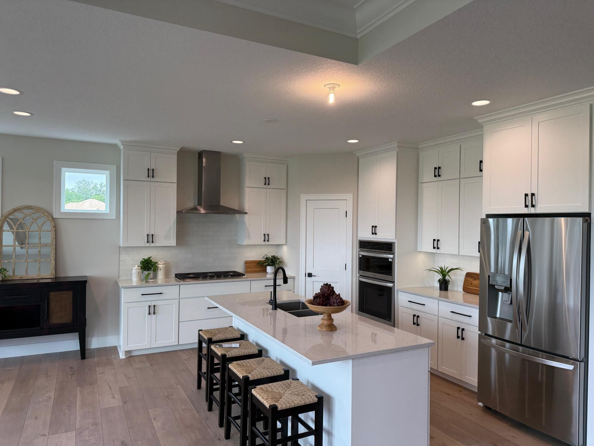 7695 Ochoa Avenue NE