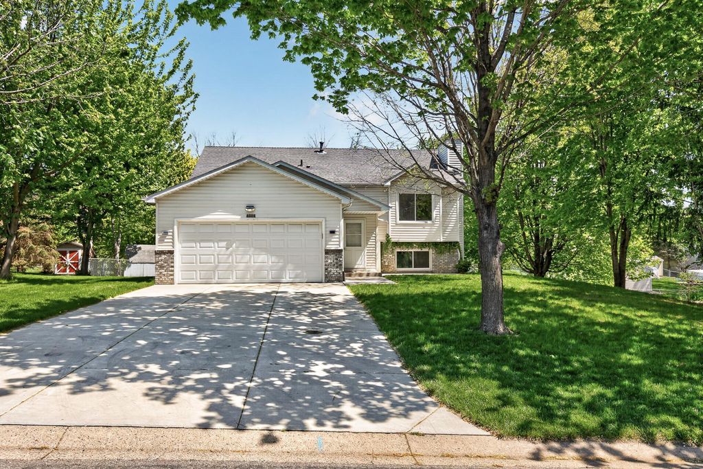 Photo of 4008 Pennsylvania Avenue, Eagan, MN 55123 (MLS # 7071770)