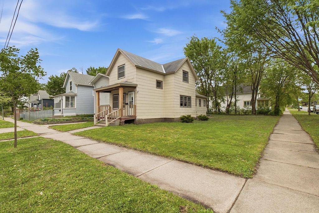 Photo of 256 Rose Avenue W, Saint Paul, MN 55117 (MLS # 7077582)