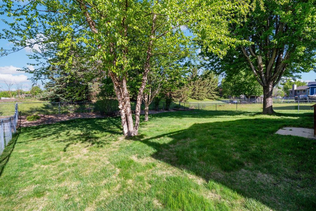 Photo of 13634 Alabama Avenue S, Savage, MN 55378 (MLS # 7073343)