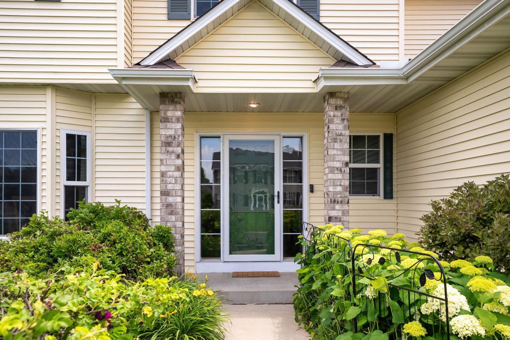 Photo of 2027 Chester Street, Shakopee, MN 55379 (MLS # 7099022)