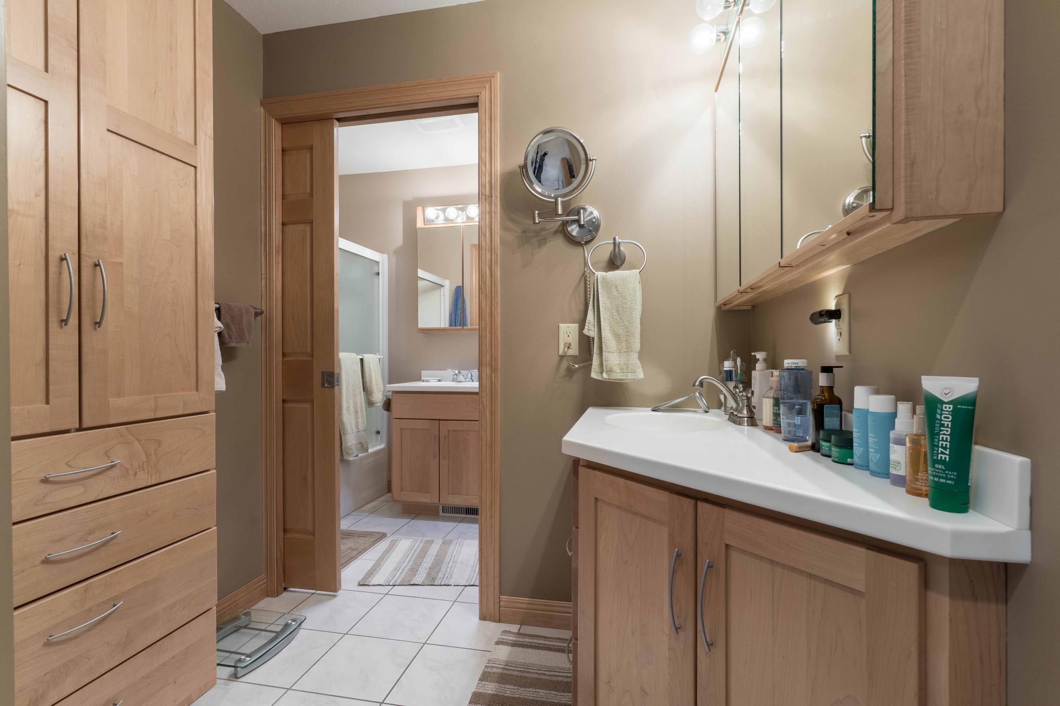 Alexandria, Minnesota, 56308, United States, 4 Bedrooms Bedrooms, ,4 BathroomsBathrooms,Residential,Active,2052041