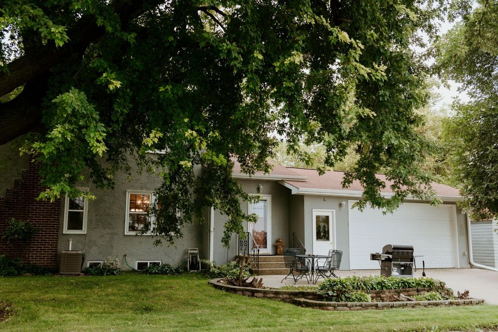 Photo of 201 2nd Street W, Chokio, MN 56221 (MLS # 7026139)