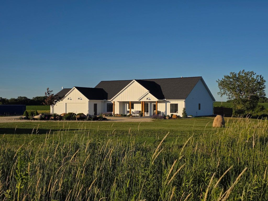 Photo of 10319 30 Highway SW, Hayfield, MN 55940 (MLS # 7089592)