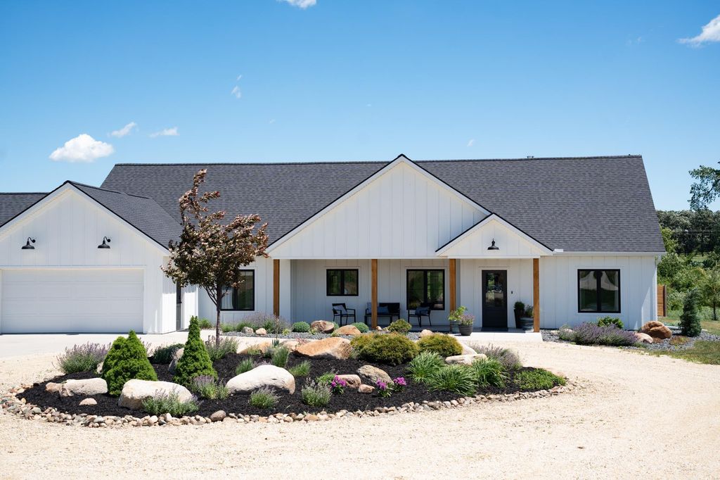 Photo of 10319 30 Highway SW, Hayfield, MN 55940 (MLS # 7089592)