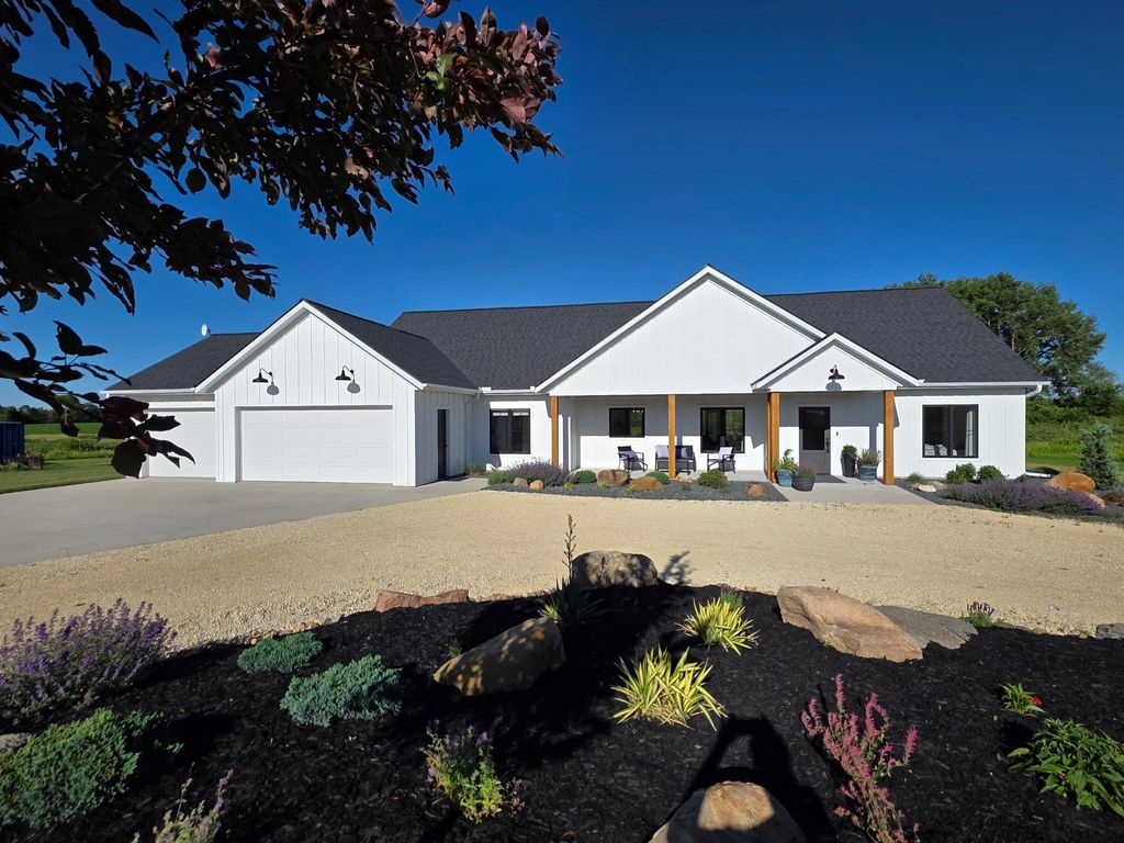 Photo of 10319 30 Highway SW, Hayfield, MN 55940 (MLS # 7089592)