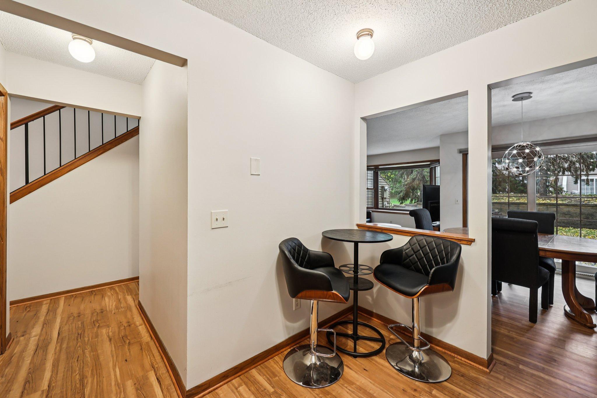 320 Karen Lane NE
