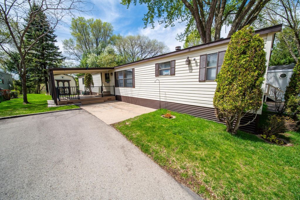 Photo of 325 55th St NE St #43, Rochester, MN 55906 (MLS # 7065412)