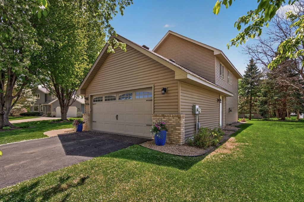 Photo of 956 Trillium Court, Eagan, MN 55123 (MLS # 7066536)