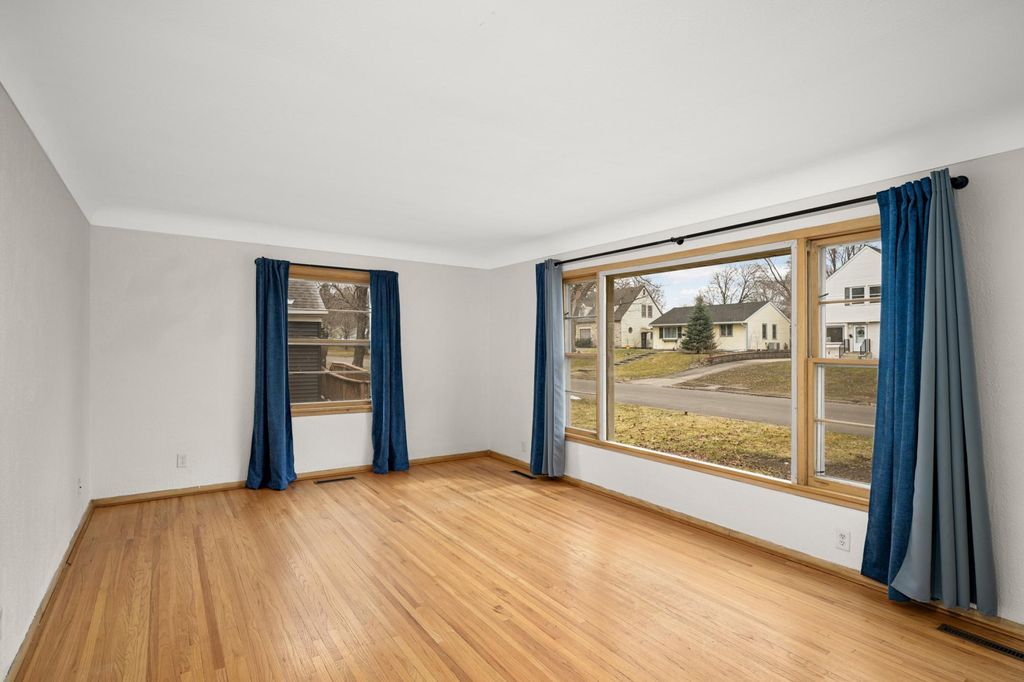 Photo of 1140 Ottawa Avenue, West Saint Paul, MN 55118 (MLS # 7036819)