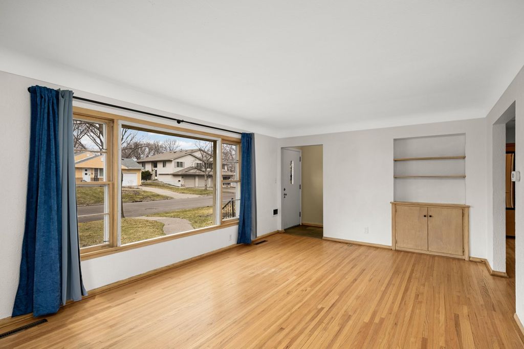 Photo of 1140 Ottawa Avenue, West Saint Paul, MN 55118 (MLS # 7036819)