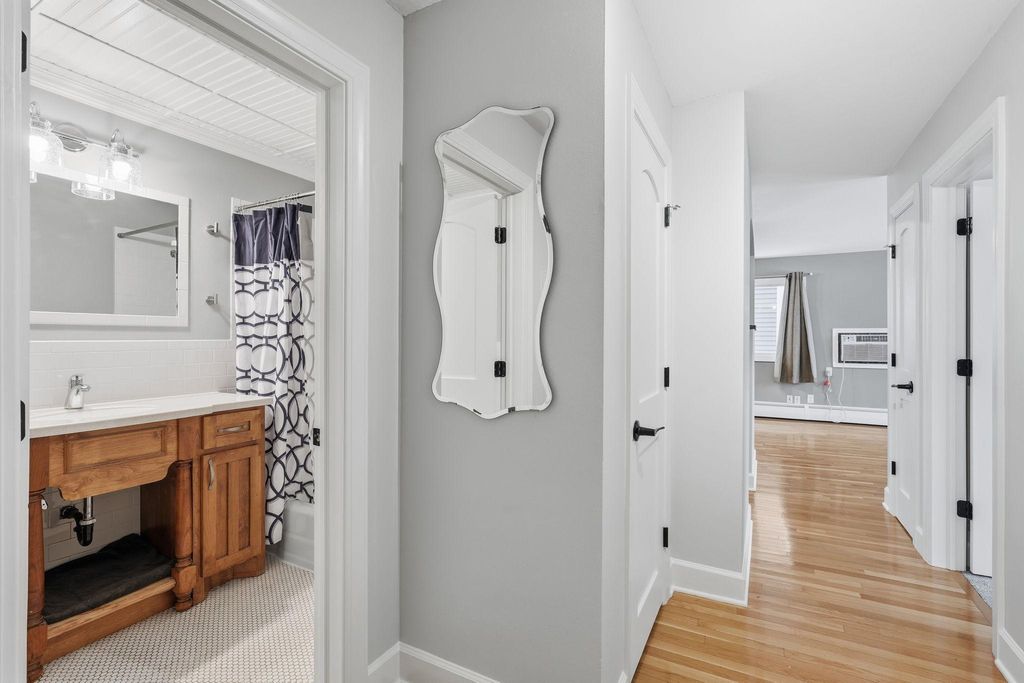 Photo of 2507 Bryant Avenue S #103, Minneapolis, MN 55405 (MLS # 6825924)