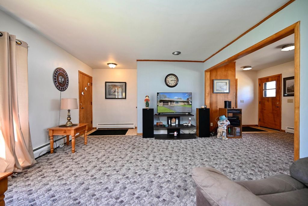 Photo of 1888 Gilmore Avenue, Winona, MN 55987 (MLS # 7068974)