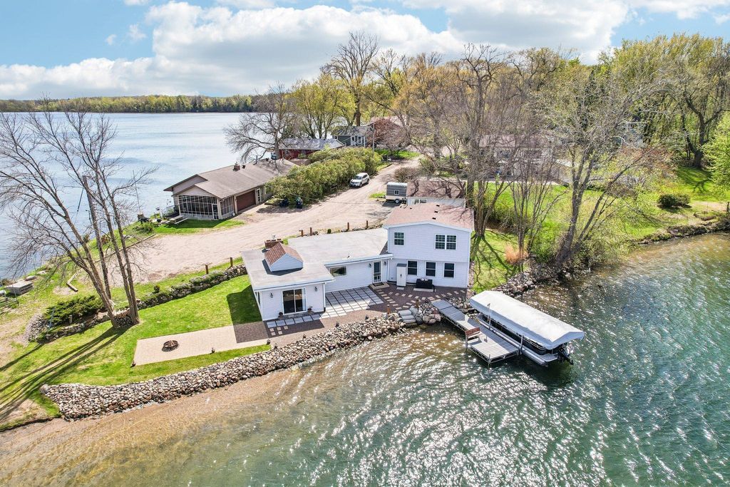 Photo of 9990 Bonnie Glen Parkway, Chisago City, MN 55013 (MLS # 7063008)