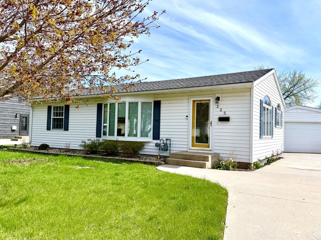 Photo of 225 Sunrise Boulevard, Redwood Falls, MN 56283 (MLS # 7067661)