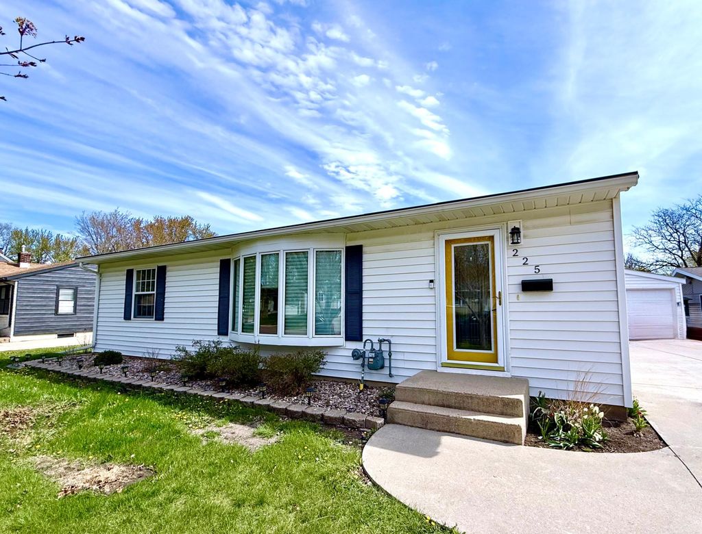Photo of 225 Sunrise Boulevard, Redwood Falls, MN 56283 (MLS # 7067661)