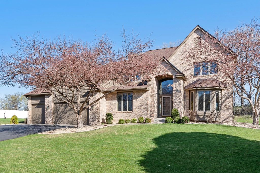 Photo of 3515 Ranier Lane N, Plymouth, MN 55447 (MLS # 7058072)