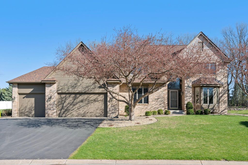 Photo of 3515 Ranier Lane N, Plymouth, MN 55447 (MLS # 7058072)